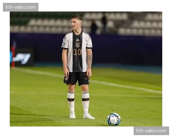 克罗斯退役后中场缺失指挥官 格雷茨卡或重获弗里克信任